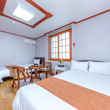 Charlie Hotel Чеджудо Экстерьер фото
