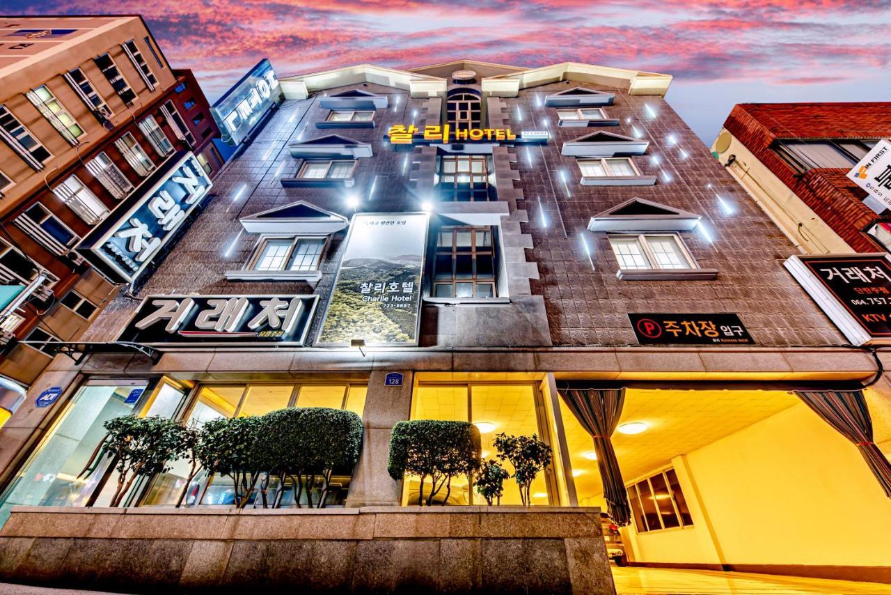 Charlie Hotel Чеджудо Экстерьер фото