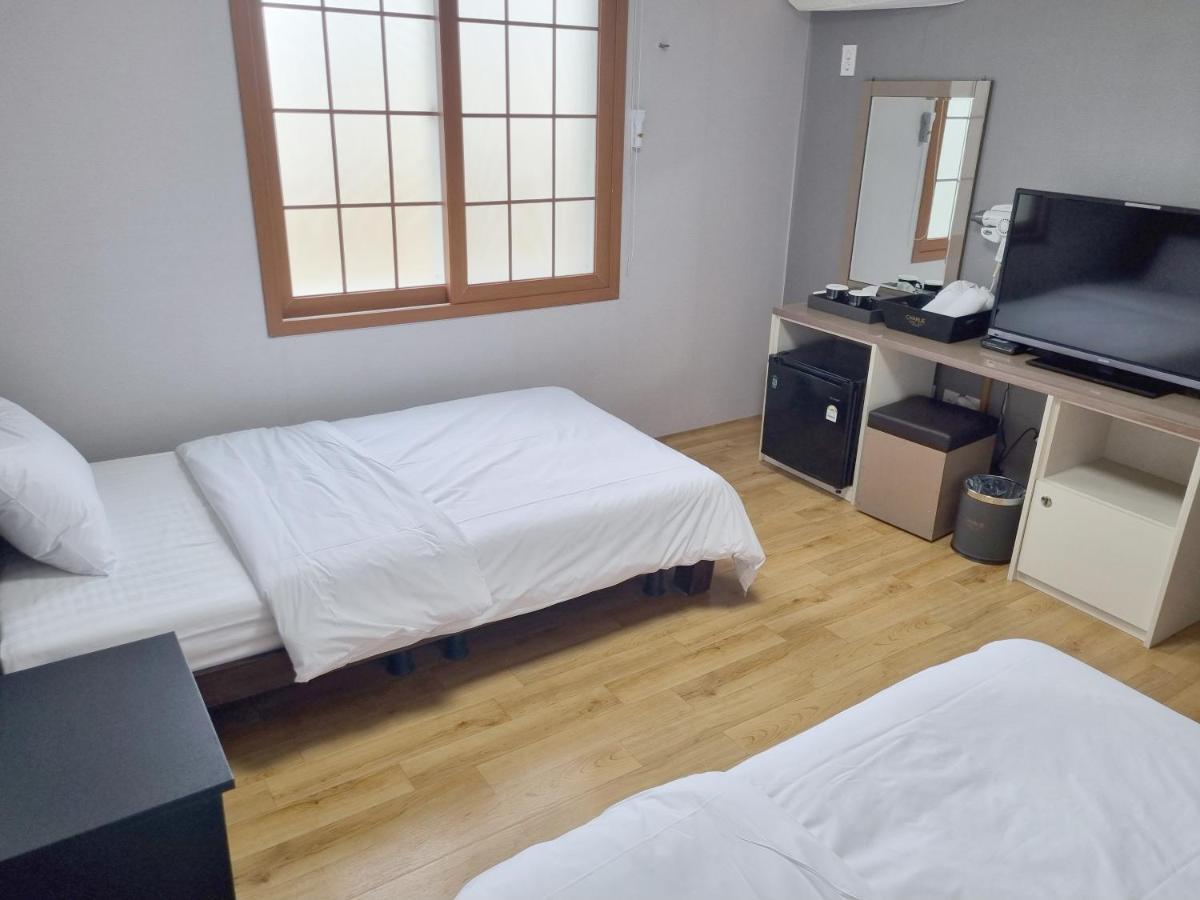 Charlie Hotel Чеджудо Экстерьер фото