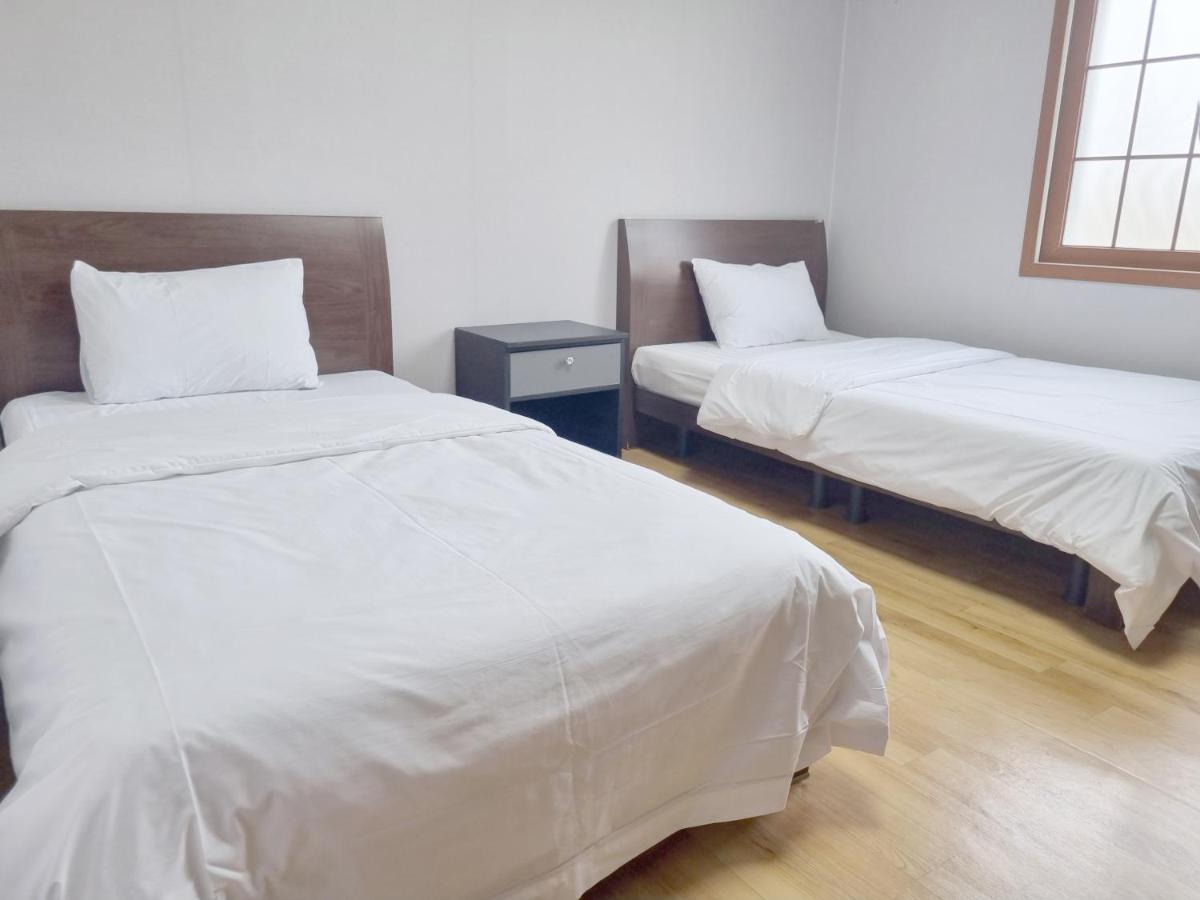 Charlie Hotel Чеджудо Экстерьер фото