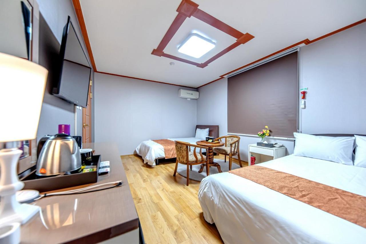 Charlie Hotel Чеджудо Экстерьер фото