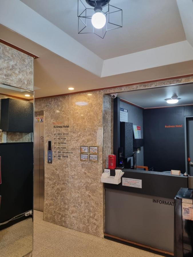 Charlie Hotel Чеджудо Экстерьер фото
