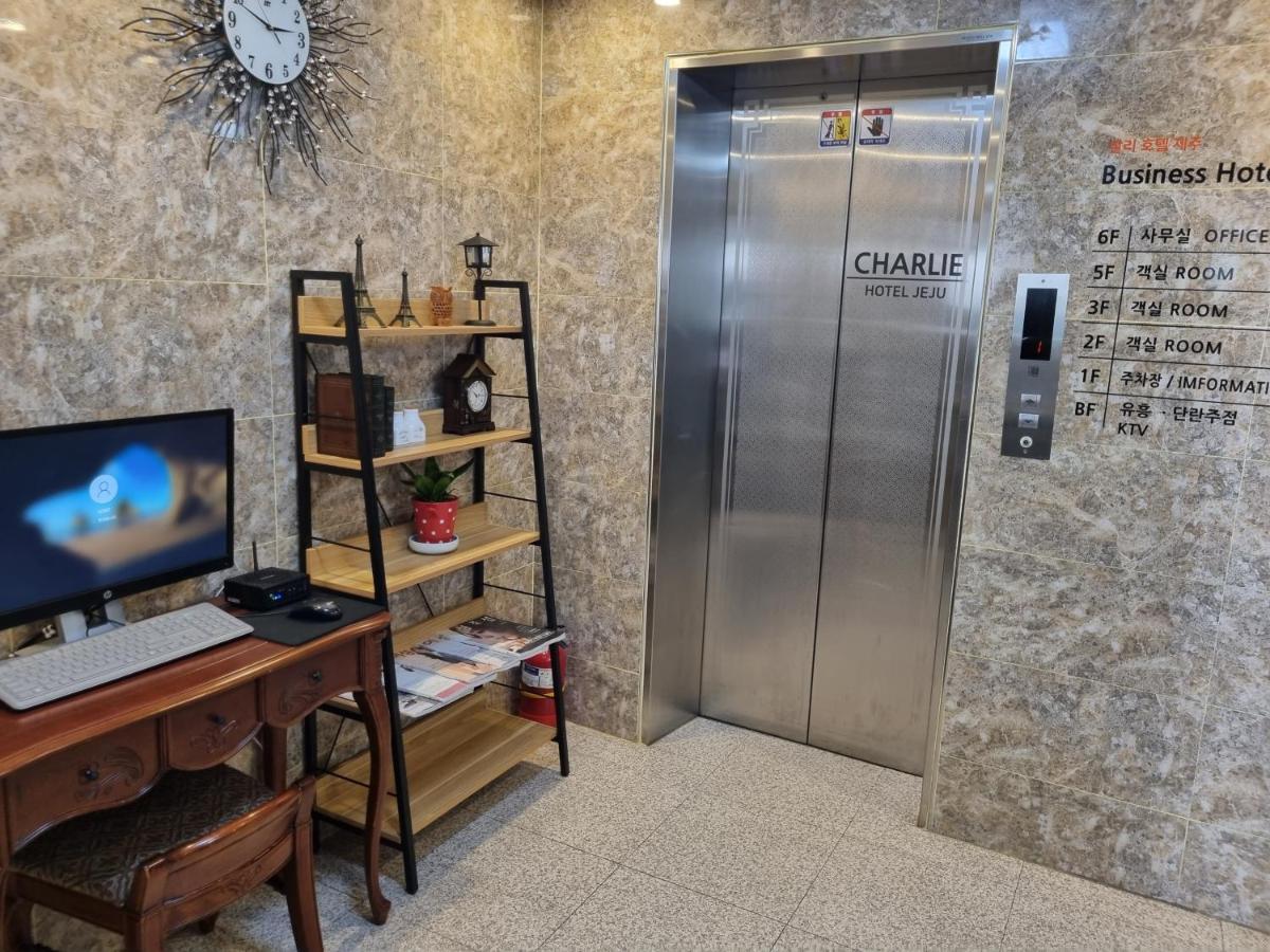 Charlie Hotel Чеджудо Экстерьер фото